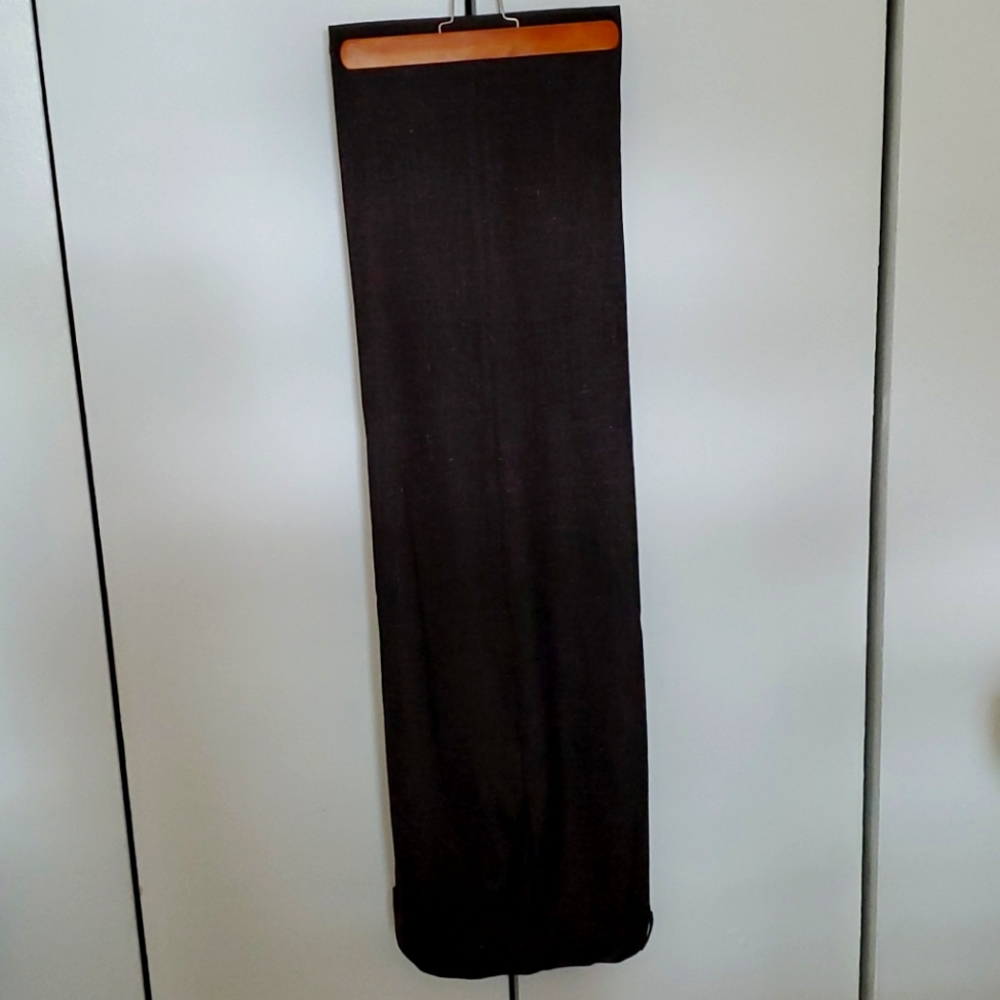 Escada Pant length 29; inseam 10; waist 30